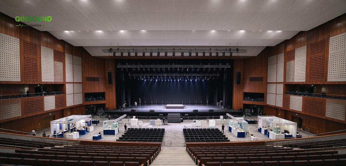 exhibition hall acoustics